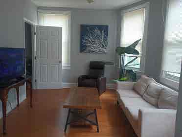 MAID SERVICE & UTILITIES INCLUDED