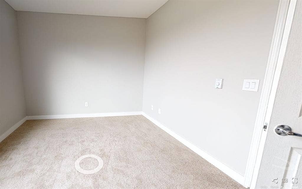 Room for Rent – Available June