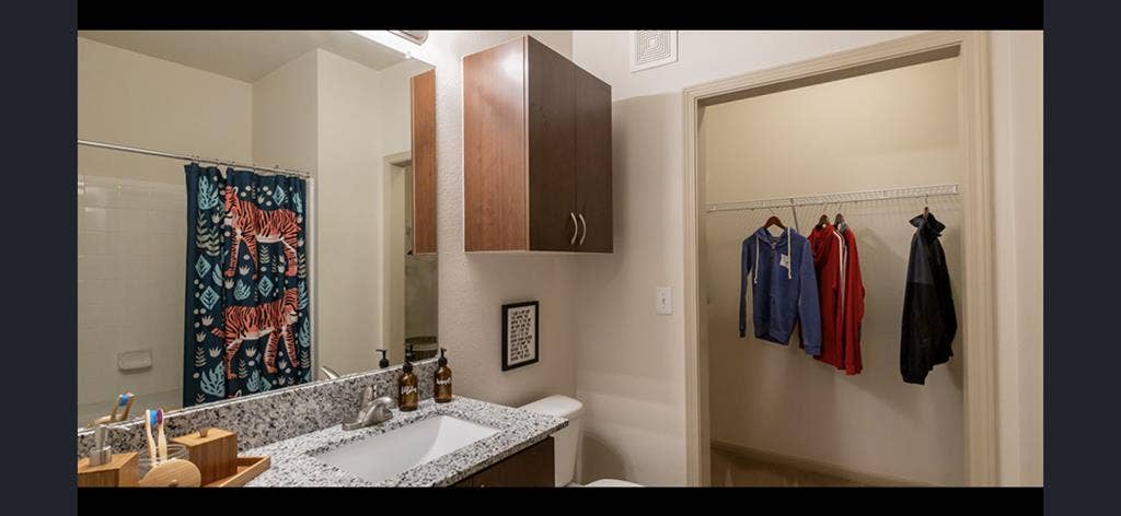 bath private room