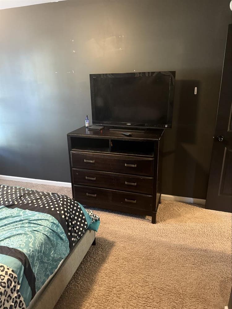 Rooms for rent, price negotiable