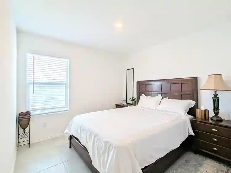 Room in a Clean and Peaceful House