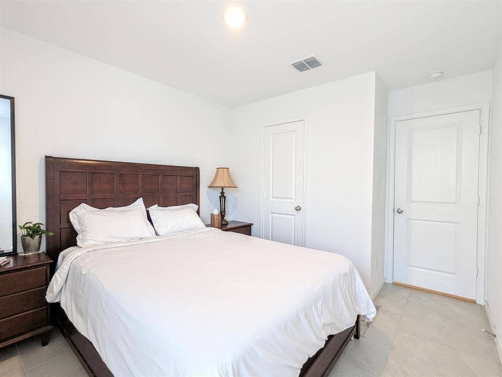 Room in a Clean and Peaceful House