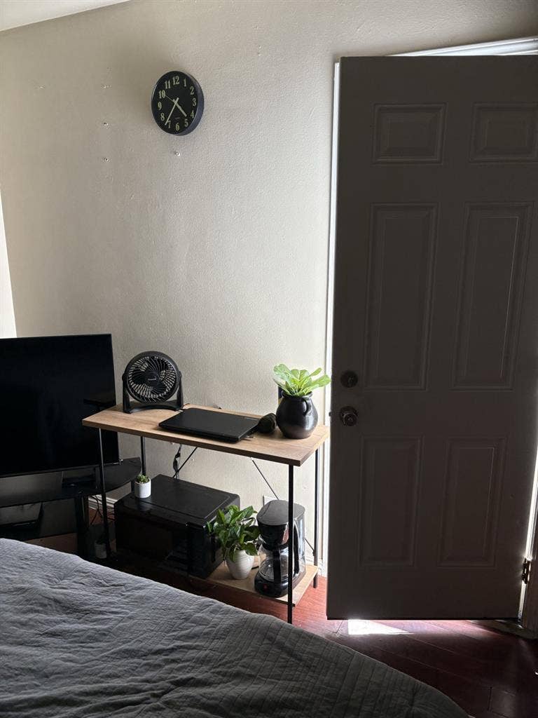 Private room for rent!!