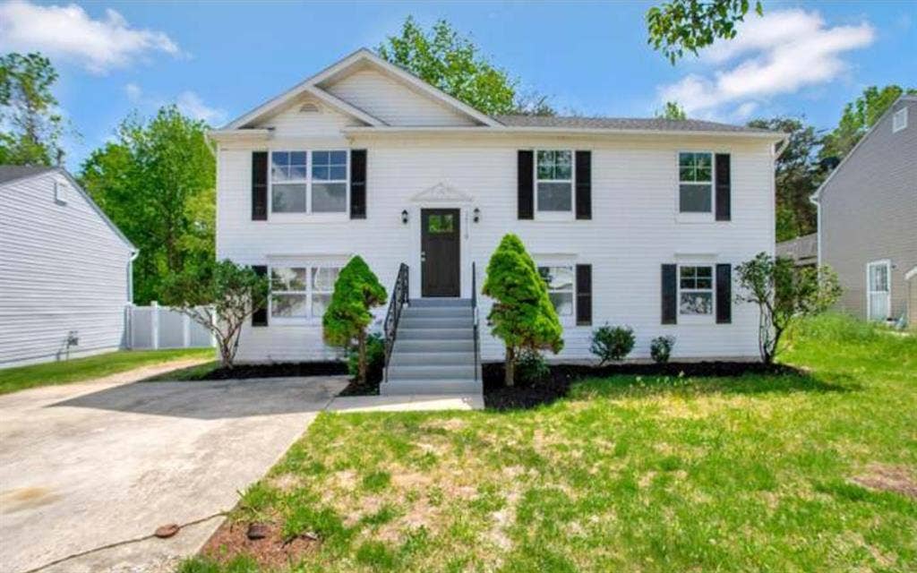 Rooms available in renovated home