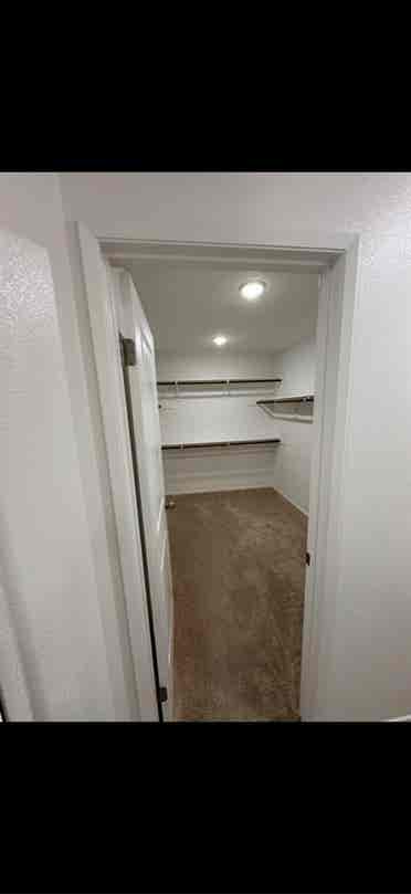 Lake Elsinore Room- w/Utilities