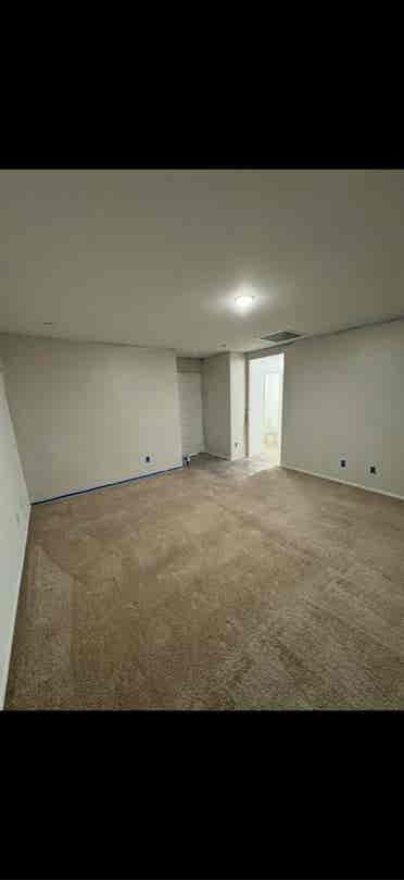 Lake Elsinore Room- w/Utilities