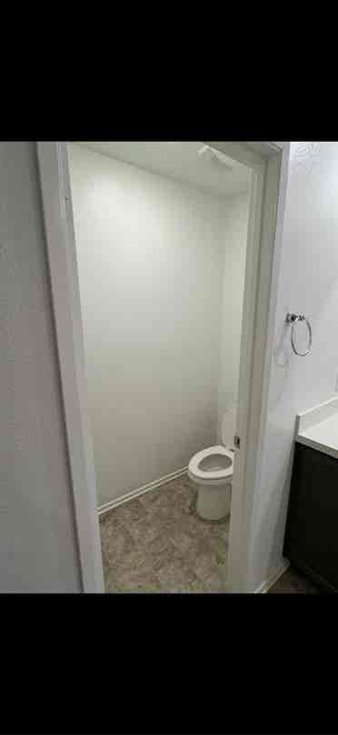 Lake Elsinore Room- w/Utilities