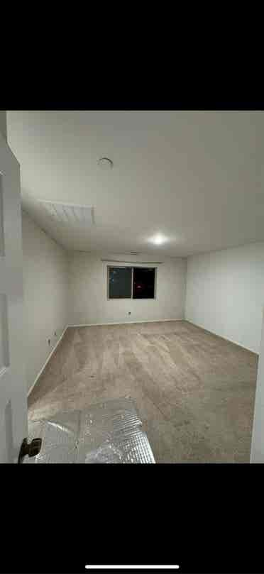 Lake Elsinore Room- w/Utilities