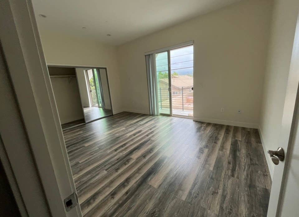 Serene NoHo Master w/ Balcony +bath