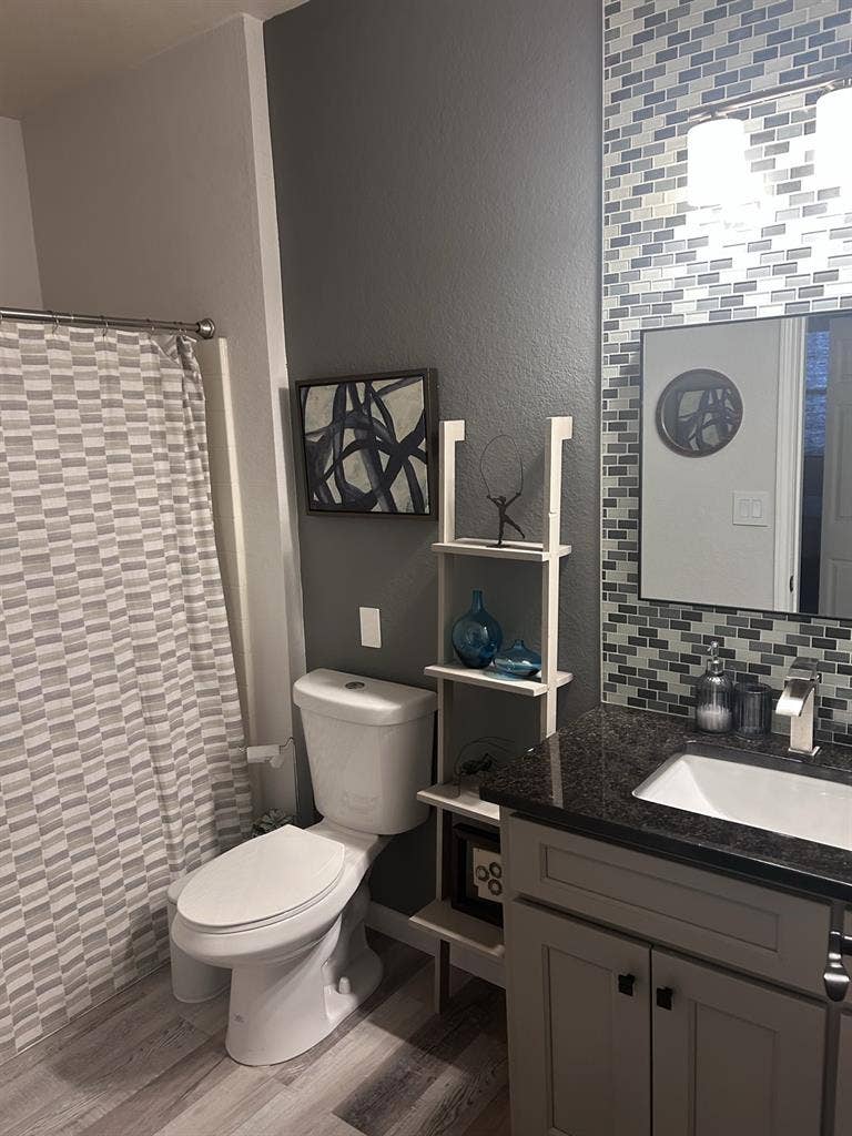 Short-term room 4 rent downtown