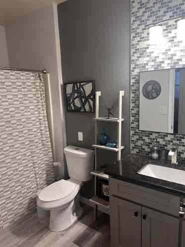 Short-term room 4 rent downtown