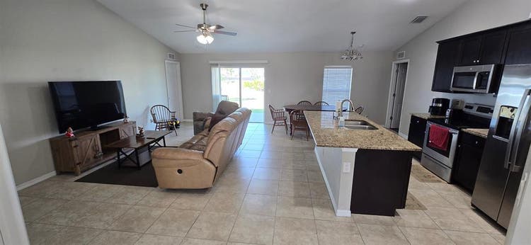 Private room for rent North Cape