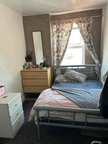 Single furnished bedroom