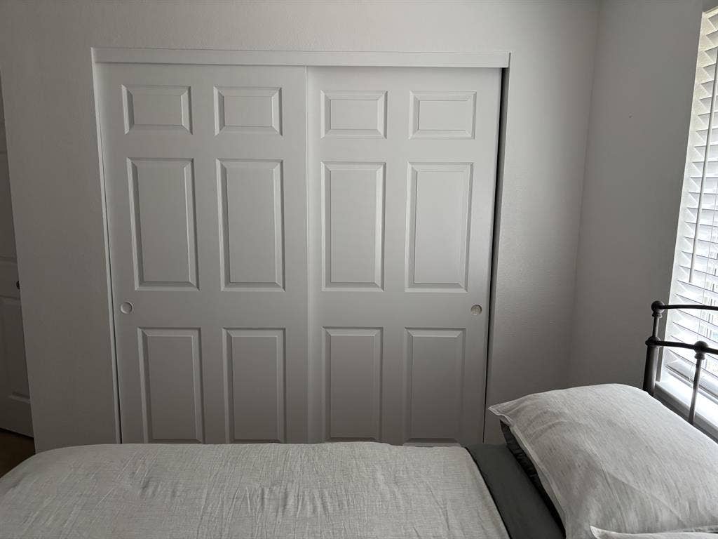 Bedroom and Private Bathroom 4 Rent