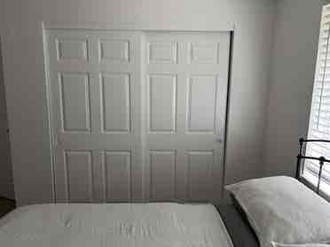 Bedroom and Private Bathroom 4 Rent