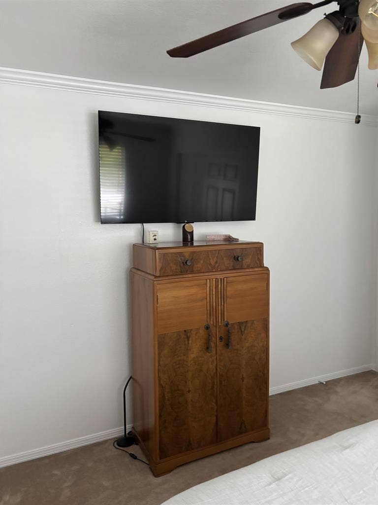 Bedroom and Private Bathroom 4 Rent