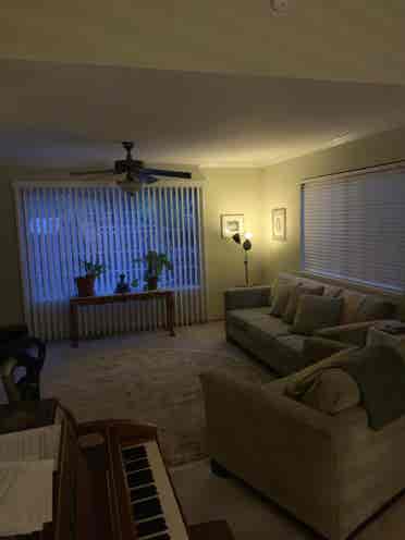 Bedroom and Private Bathroom 4 Rent