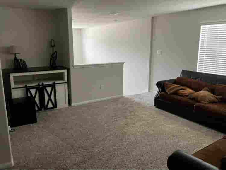 Looking for 2 Christian roommates