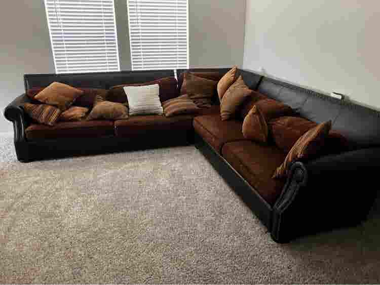 Looking for 2 Christian roommates