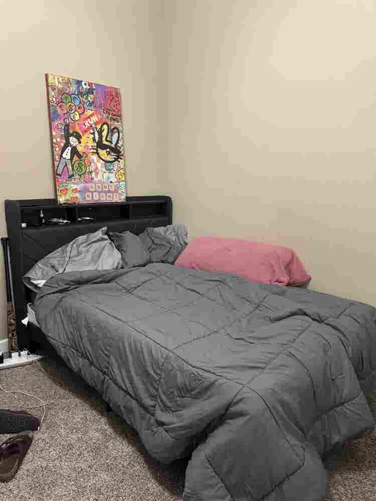 FULLY FURNISHED SUBLEASE- JUNE-SEPT