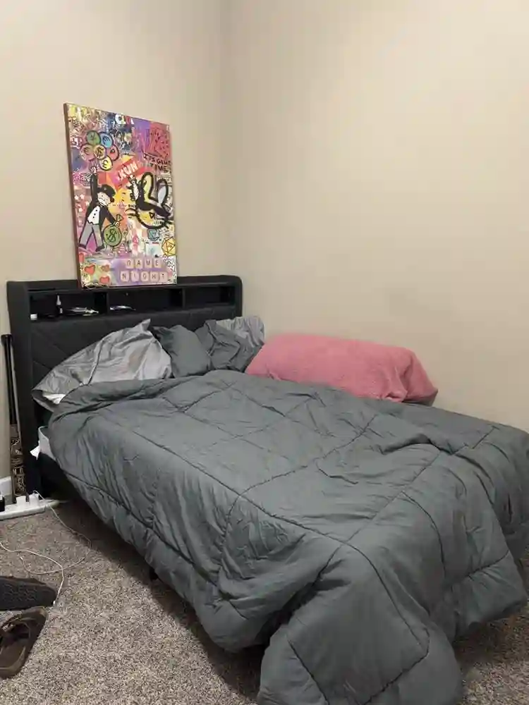 FULLY FURNISHED SUBLEASE- JUNE-SEPT