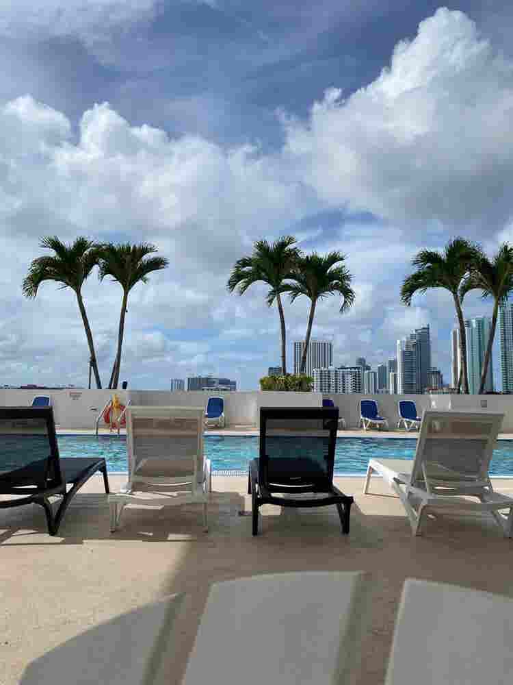Room for rent Downtown Miami