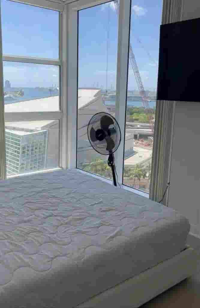 Room for rent Downtown Miami