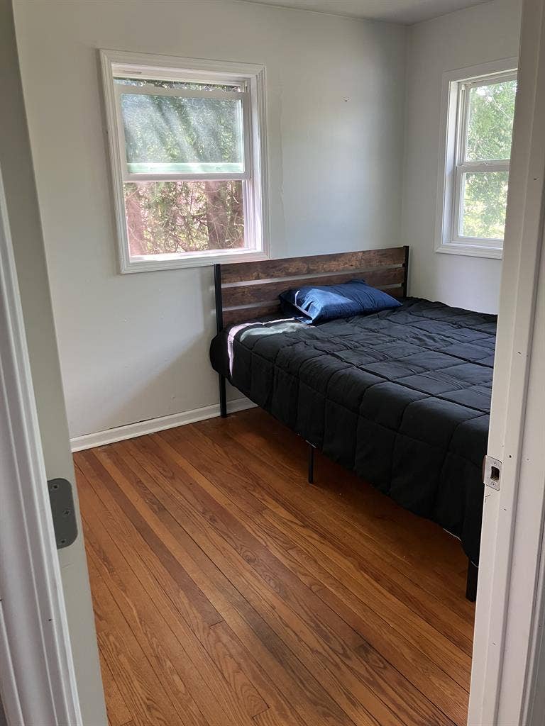 I have 2 rooms for rent