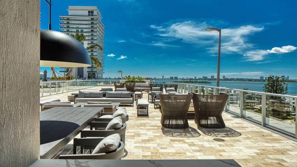 1 bedroom + private bathroom