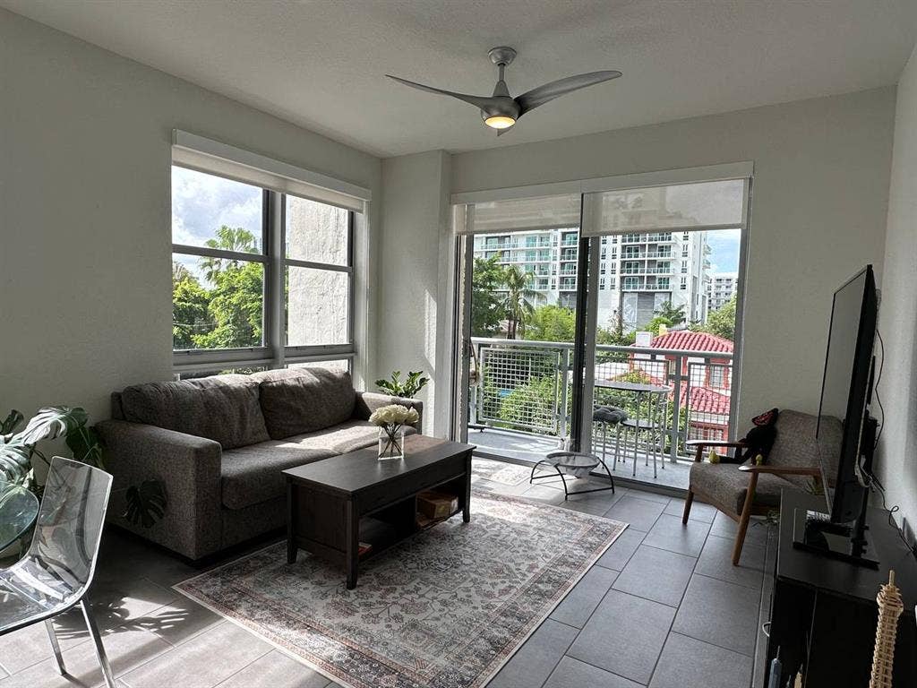 1 bedroom + private bathroom