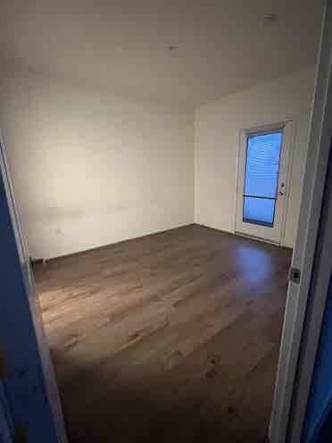 Extra room & bathroom at the Paseos