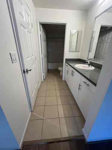 Extra room & bathroom at the Paseos