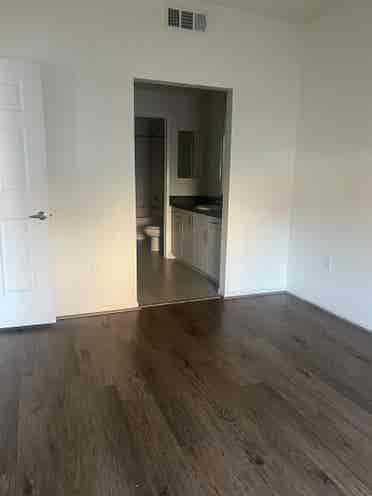 Extra room & bathroom at the Paseos