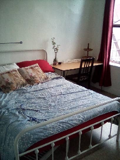 Furnished room.