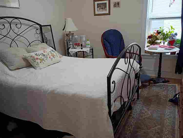 Female Roommate wanted