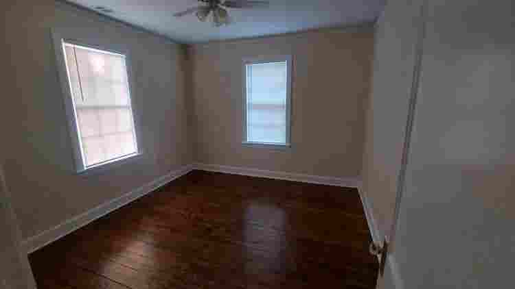ISO 2 Female Roommates
