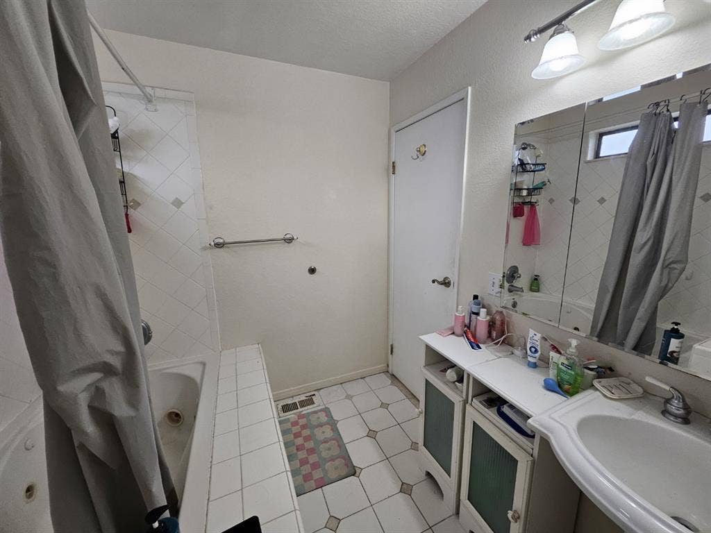 Rent a room 3 or longer months
