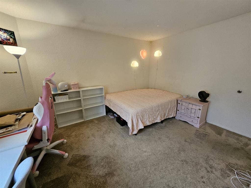 Rent a room 3 or longer months