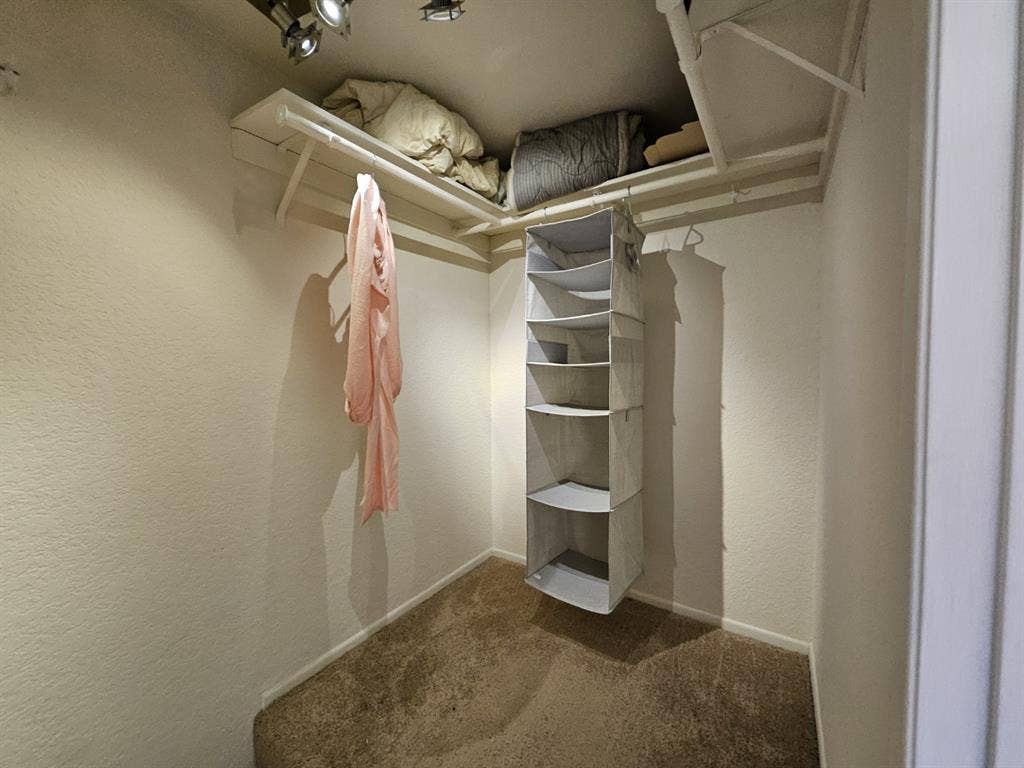 Rent a room 3 or longer months