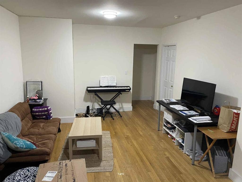 Broadway Apartment Room Available!
