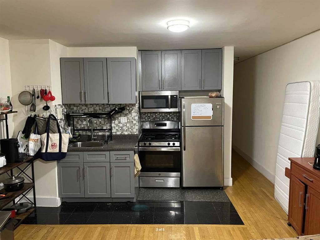 Broadway Apartment Room Available!