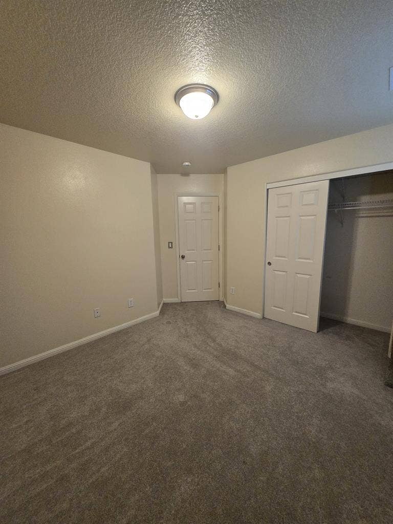 Room 4 Rent | Cats | WiFi | Laundry