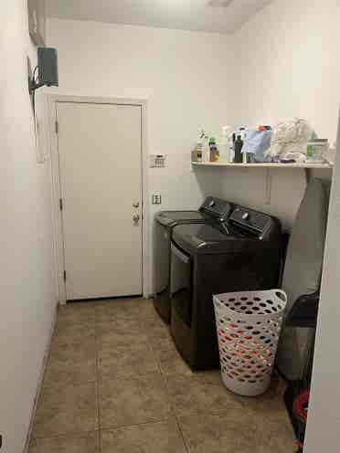Looking for Roommate!