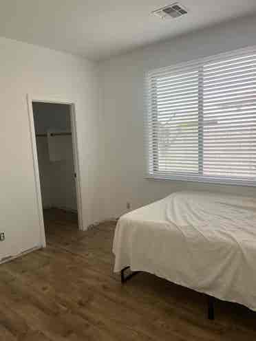 Looking for Roommate!