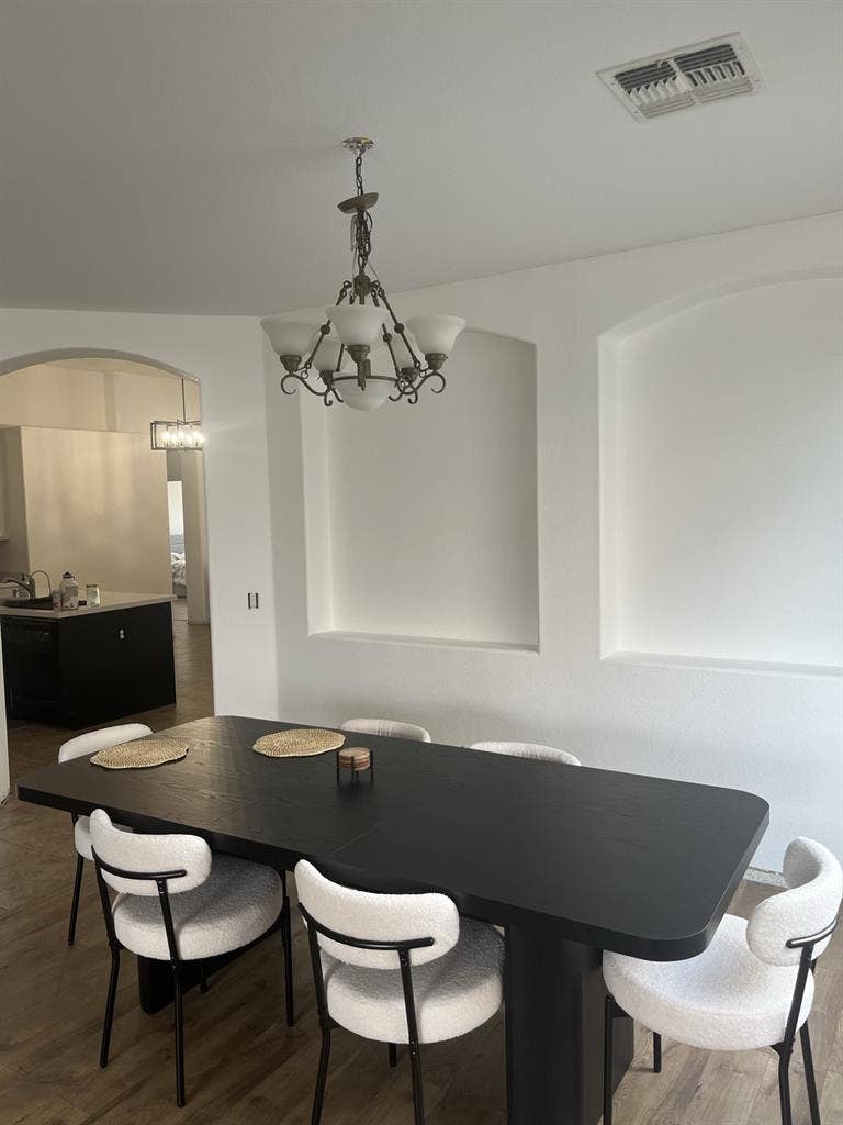 Looking for Roommate!