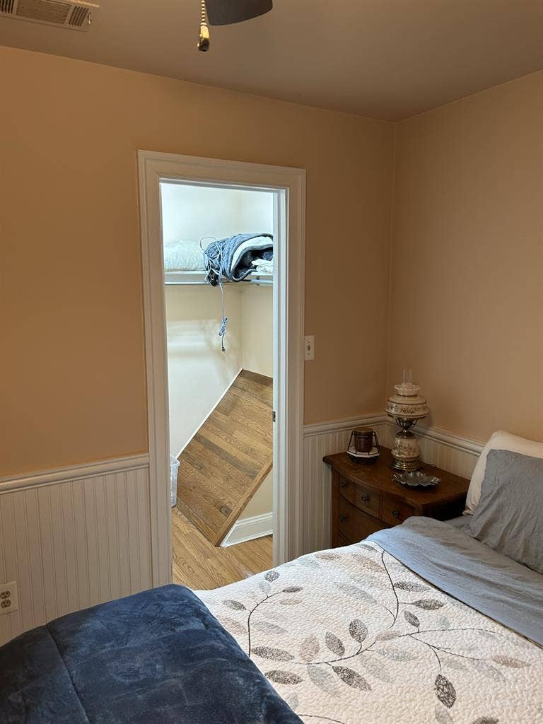 Available Furnished Room for Rent
