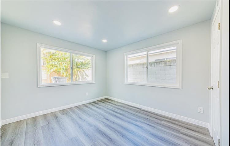 SHARED AND PRIVATE ROOMS AVAILABLE!