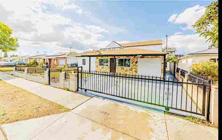 SHARED AND PRIVATE ROOMS AVAILABLE!