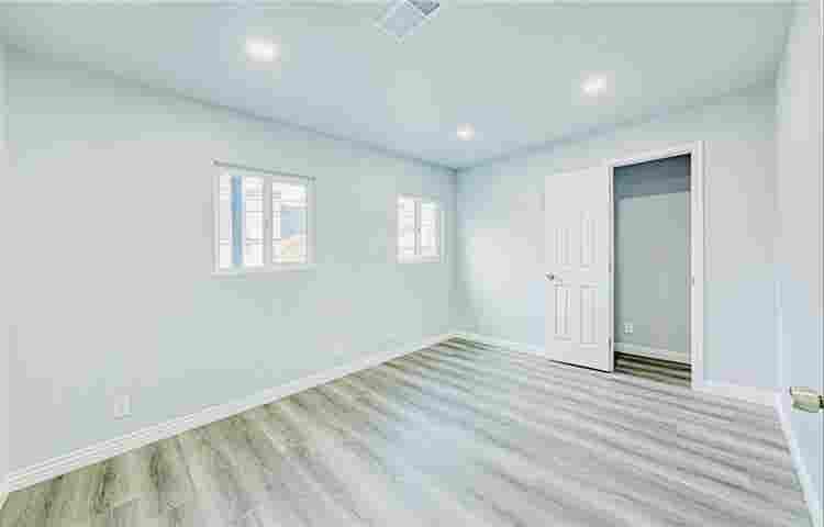 SHARED AND PRIVATE ROOMS AVAILABLE!