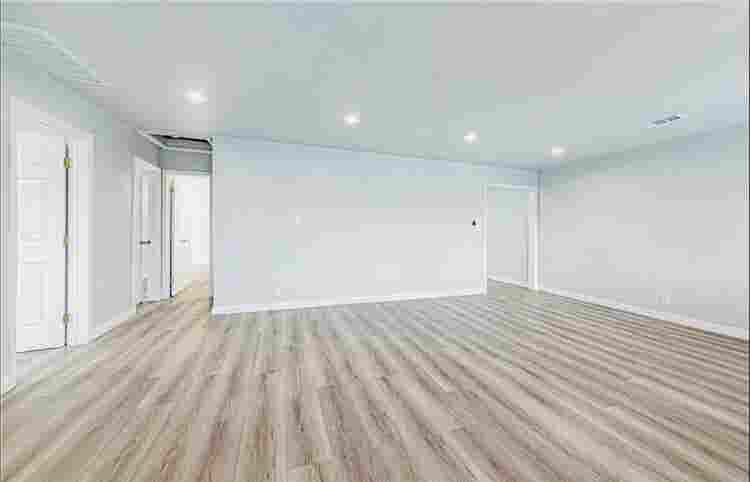 SHARED AND PRIVATE ROOMS AVAILABLE!